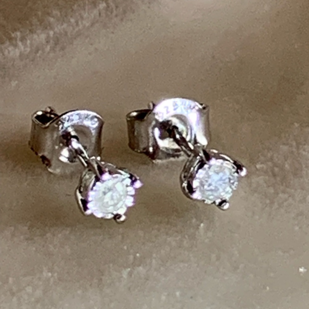 💎NEW💎  GENUINE DIAMOND SOLITAIRE STUD EARRINGS W/ENHANCED SPARKLE SETTING!